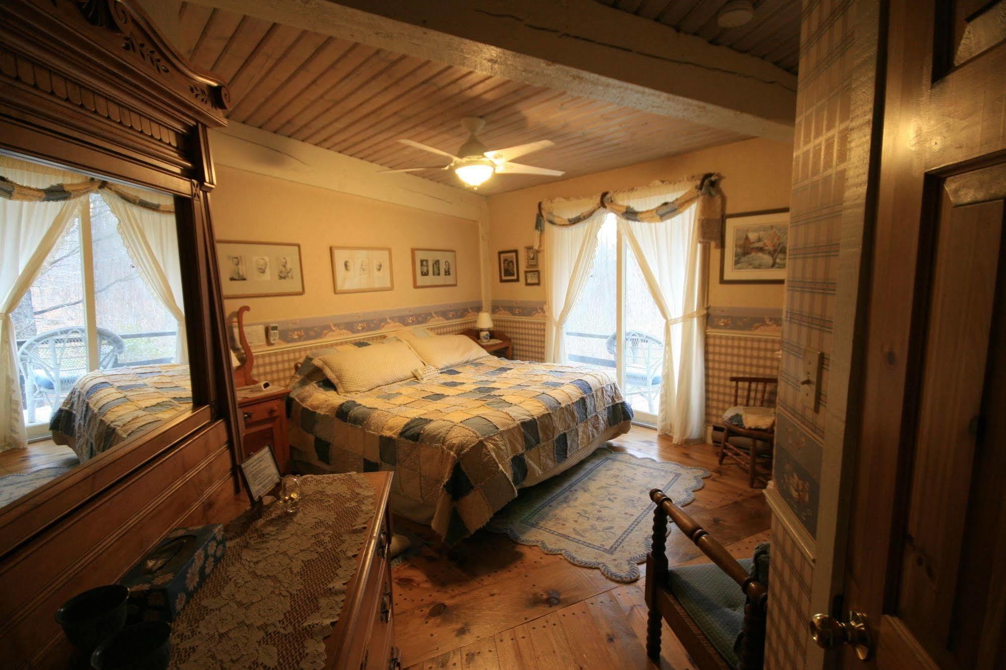 Stouffermill Bed & Breakfast Algonquin Highlands Zewnętrze zdjęcie